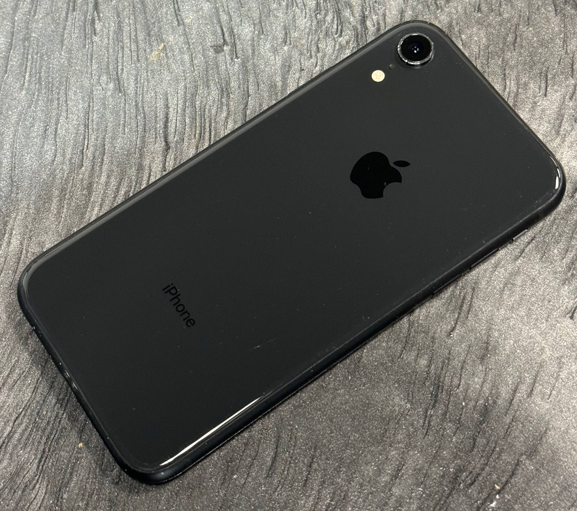 Apple iPhone XR - 64GB - Black - LOCKED A1984 - Works