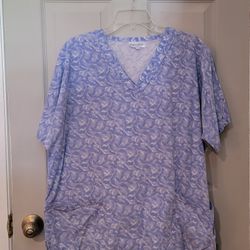 **WOMEN'S SCRUB TOP**