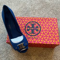 *Never Worn* Tory Burch Open Toe Wedge - size 9