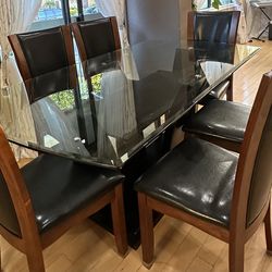 Glass dining table set