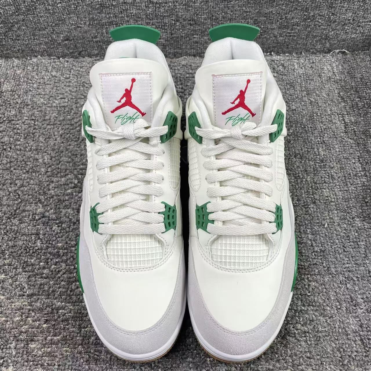 Jordan 4 SB Pine Green 11M