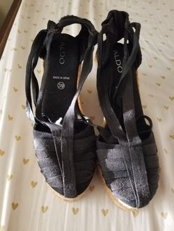 Shoes size 8