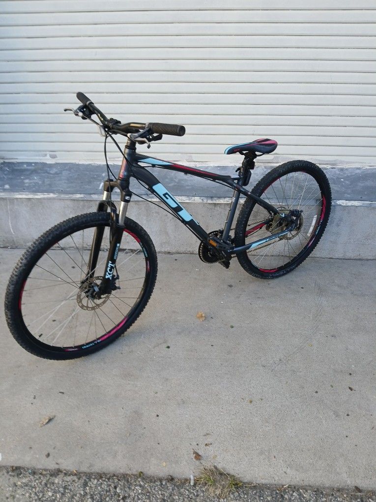 MEN'S 27.5 GT LAGUNA PRO MOUNTAIN BIKE WITH DISC BRAKES