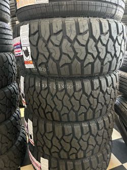 ✔️‼️33x12.50R18 vendo set de llantas nuevas América RT
