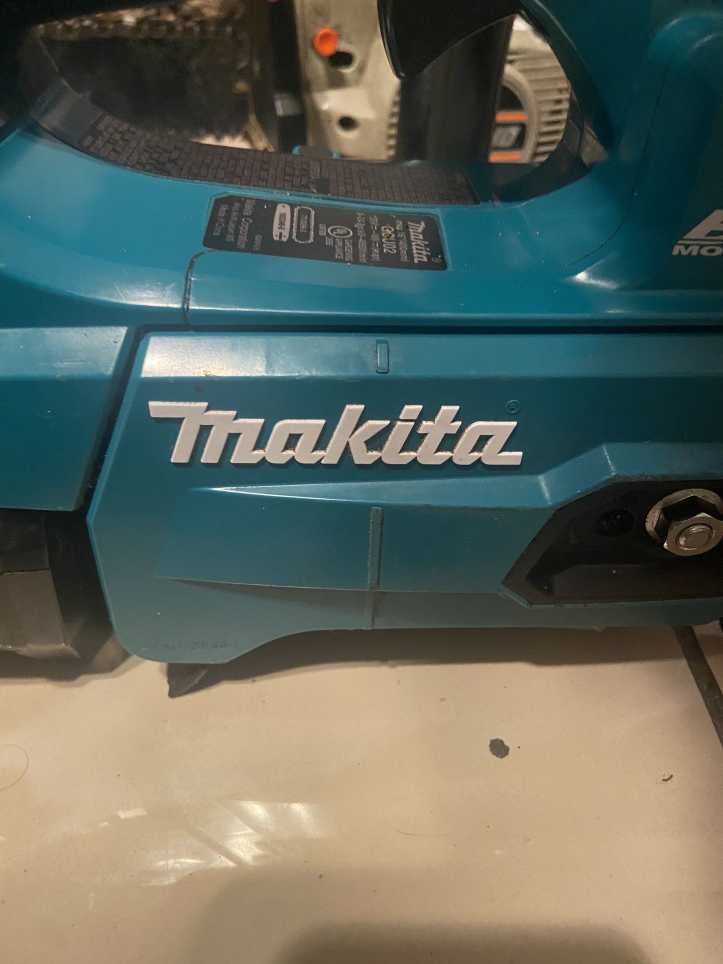 Makita Chainsaw