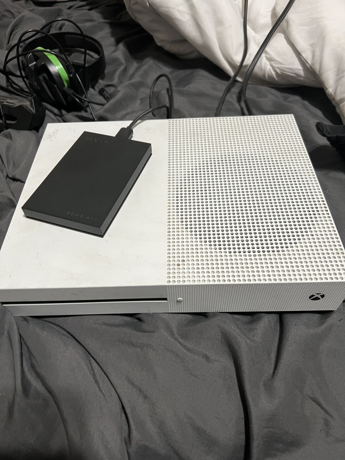 Xbox One S With 2Tb Hard drive