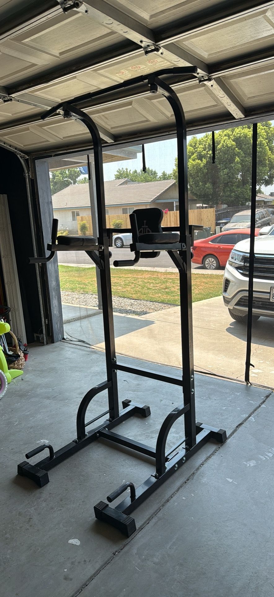 Pull-up/dip Tower