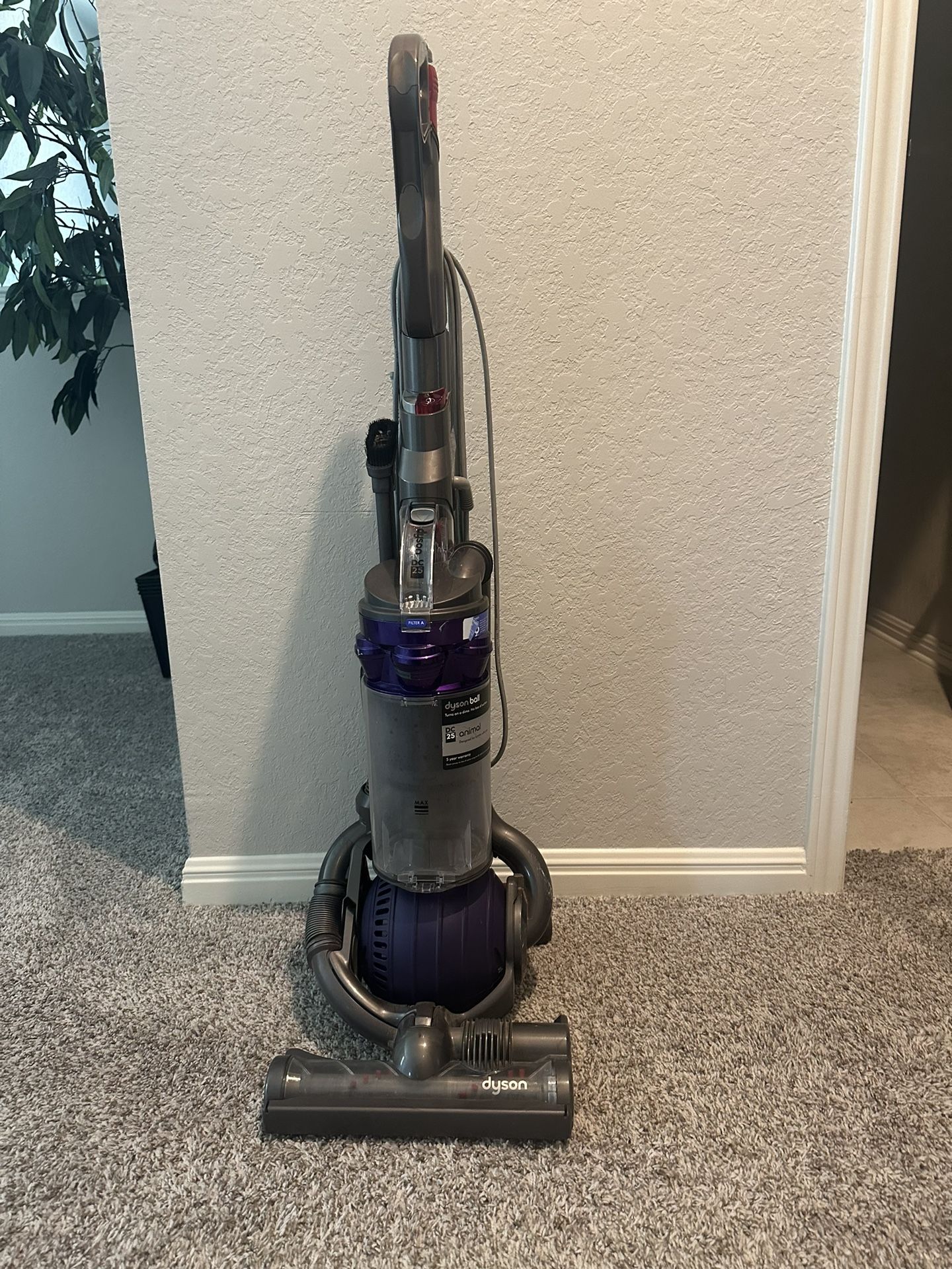 Vacuum - Dyson Ball Animal Upright - Corded