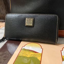 Dooney & Bourke