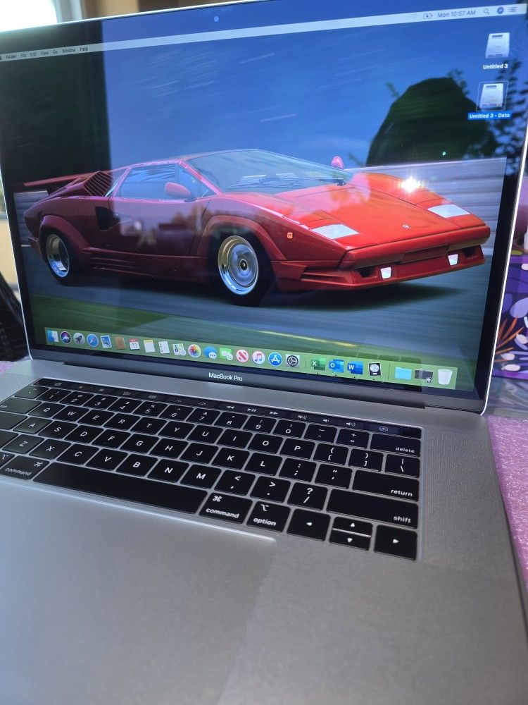 2019 MacBook Pro A1990,i7,16Gb,256Gb,15” LCD, AC Charger, Unlocked, Good Condition,Seqouia MAC OS