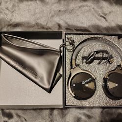 Bluetooth headphones