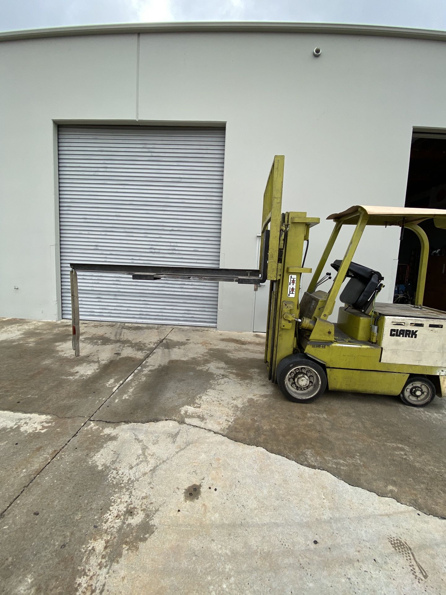 Forklift attachment