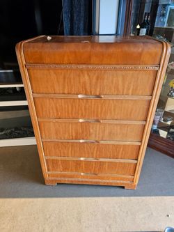 Antique furniture.  with 5 drawers