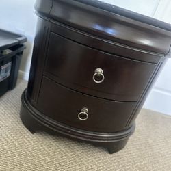 Nightstand and dresser Set ( Jerome’s furniture)