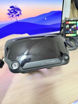 Valve Index VR Full Kit + Controllers + Base Stations 2.0