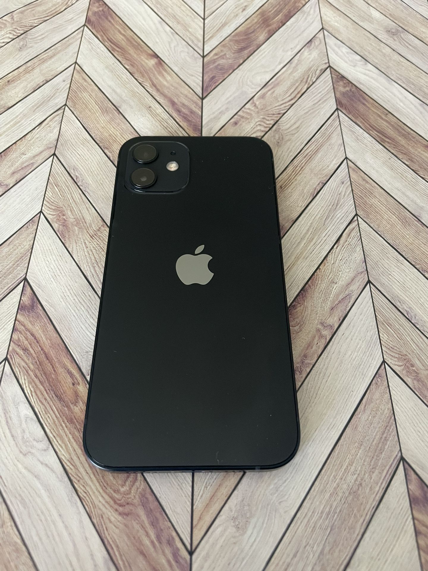 iPhone 12 (64GB) UNLOCKED