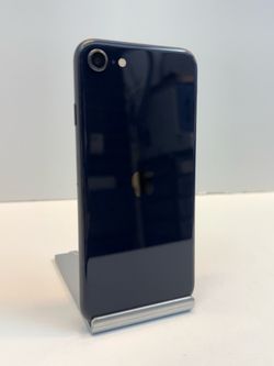 Apple iPhone se3 64gb. ( Unlocked Phone )