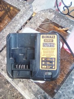 DeWalt DCB107 chrger