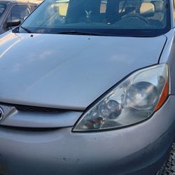 2004 Toyota Sienna  Plates Exp