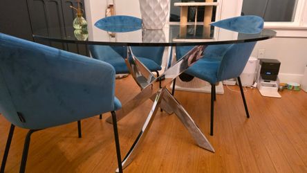 Dining Room Complete set - Seats 4