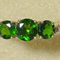 10k Chrome Diopside 3 Stone Ring
