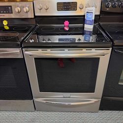 Frigidaire Glass Top Electric Stove Nice And Clean Financing Available 