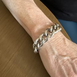 Classic 8 inch Chain Bracelet with Wand Latch