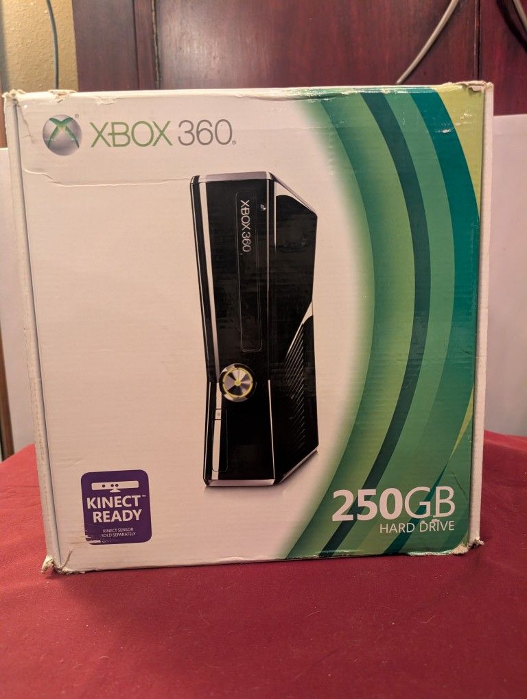 Xbox 360 250 GB Like New In Box