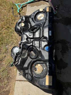 2016-2018 dodge charger gas tank and tail lights