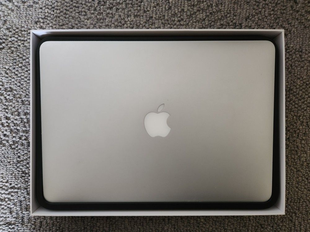 2013 Macbook Air i5 256GB SSD 4GB RAM