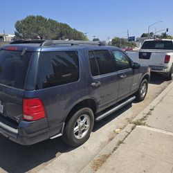 2005 Ford Explorer