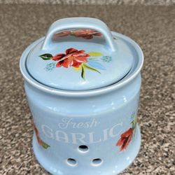 Pioneer Woman Garlic Keeper