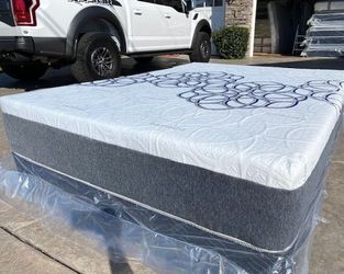 Queen Bamboo Cool Gel Memory Foam!•••