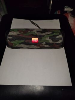 JBL Flip 5 Portable Bluetooth Speaker Camo