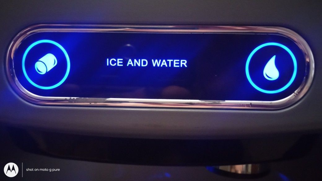 FOLLETT ICE AND WATER DRAINLESS MACHINE COUNTER TOP