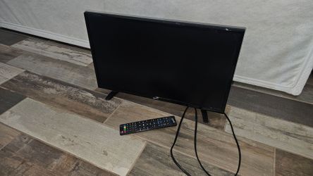 Super sonic 24" TV with DvD player