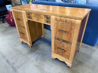 UNITED FURNITURE Vintage Art Deco 5 Drawer Desk with Orange Bakelite Pulls and Castors