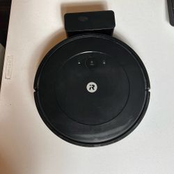 iRobot Roomba Essential Robot Vacuum w /Charger