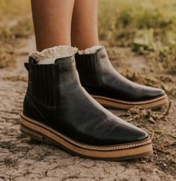 LEATHER BOOTS NEW IN BOX