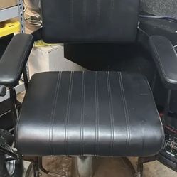 Adjustable Barber Chair 