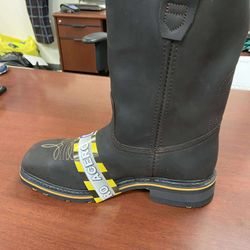 Botas de piel para trabajar con casquillo marca Establo