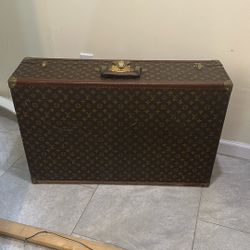 Louis Vuitton Trunk 