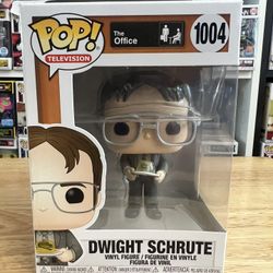 VAULTED Dwight Schrute w/ Jello Stapler Funko Pop #1004 The Office Television TV