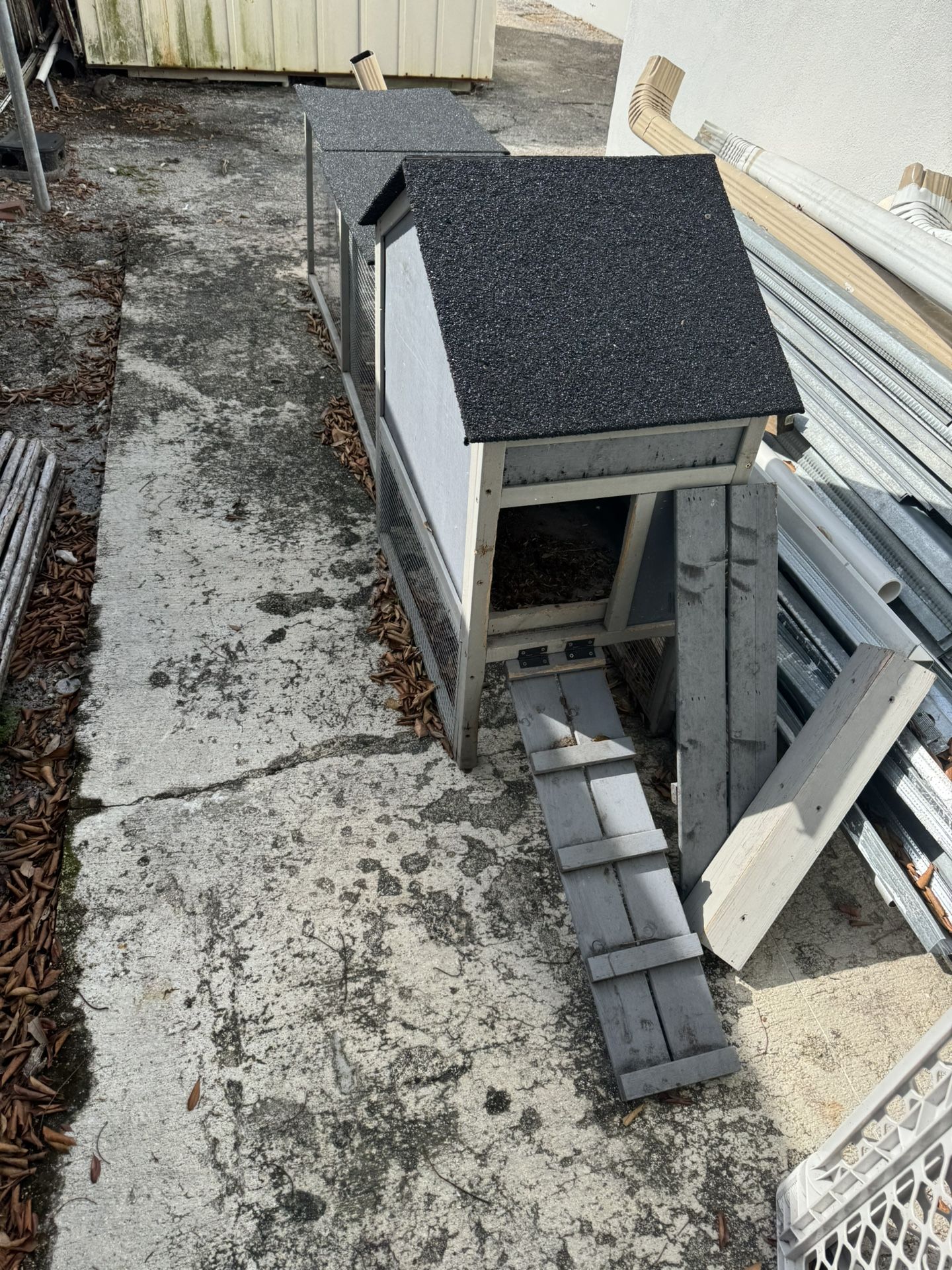 Bunny Hutch Rabbit Cage