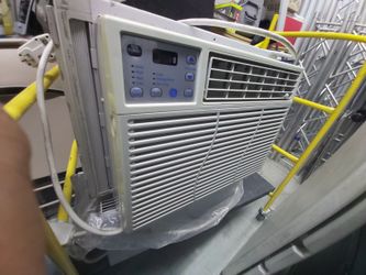 G E. Window Air conditioner 12000 BTU - 115 volt. $335