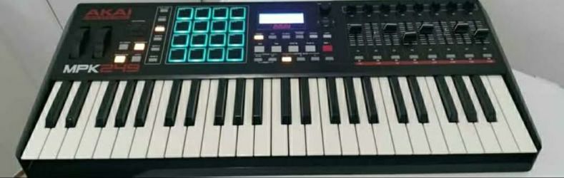 Akai Professional MPK249 49-Key