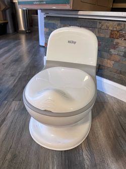 LIKE NEW Nuby My Real Potty Training Toilet