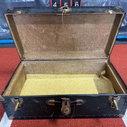 Vintage antique trunk original from the 50s