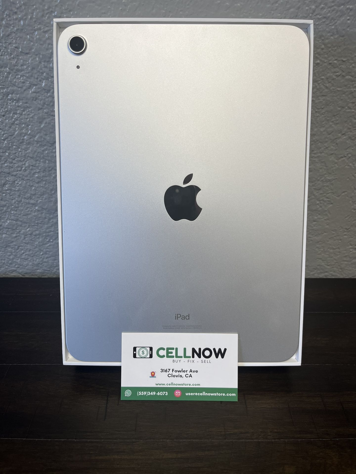 iPad 10th Generation WiFi 256GB Silver w/ Box