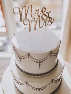 Wedding cake topper Mr Mrs